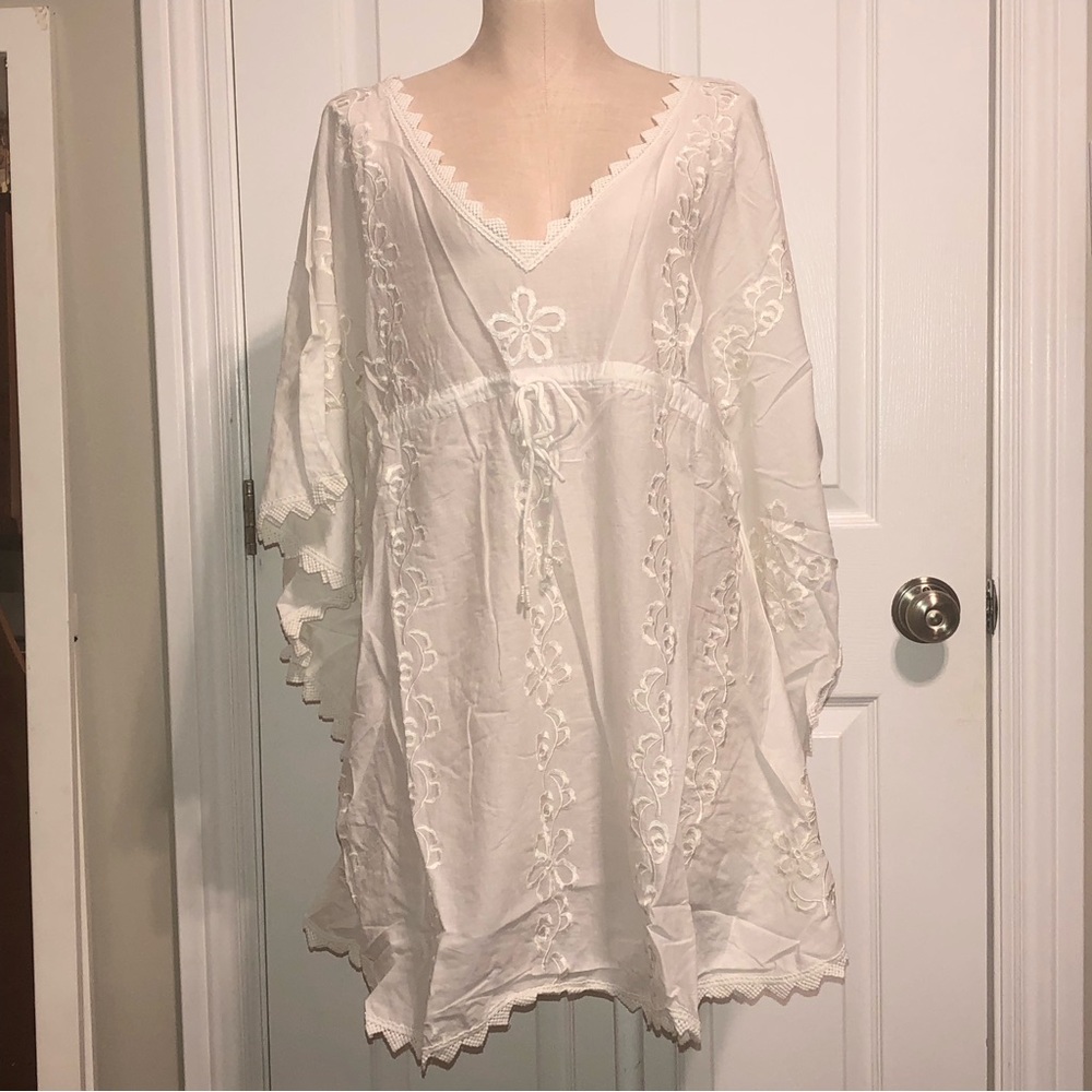3/$40 Amita Naithani white tunic/bathing suit cover up